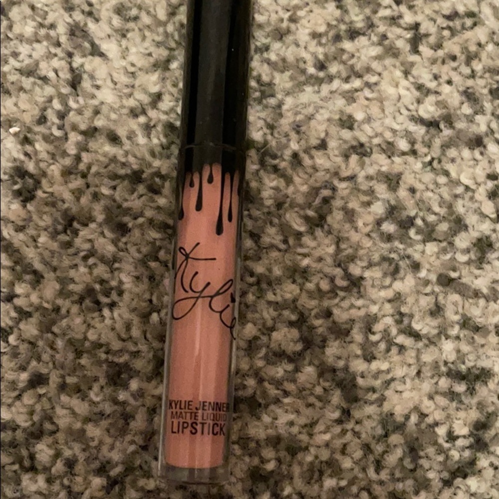 Kylie Jenner matte liquid lipstick